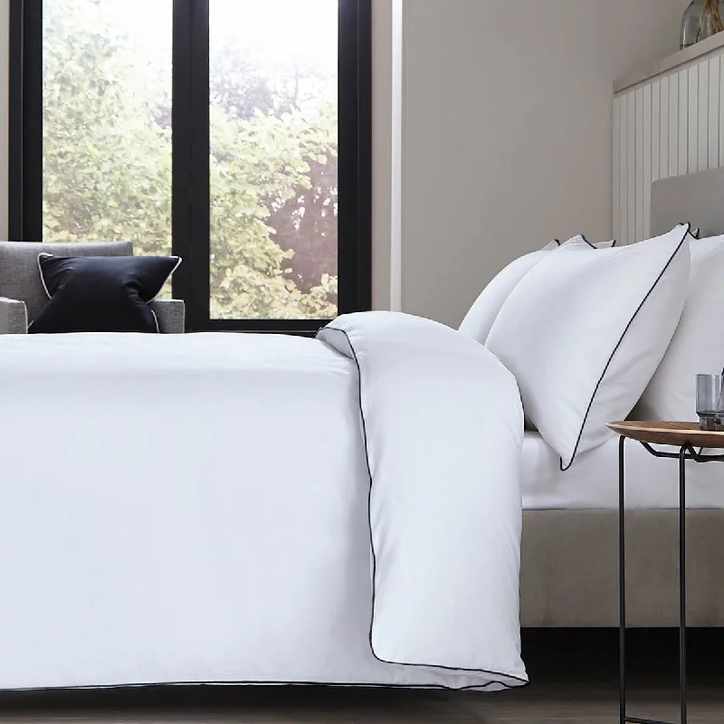 Cambridge 200 Thread Count Duvet Cover - Cotton - White/Black