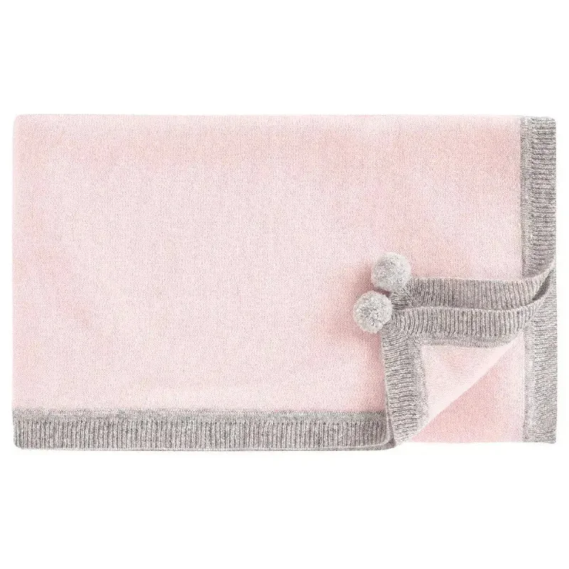 Cashmere pompoms blanket pink