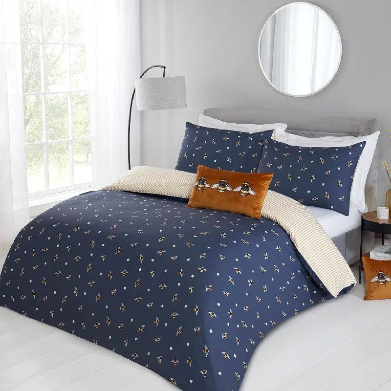 Daisy Bee Navy Reversible Super Soft Duvet Set