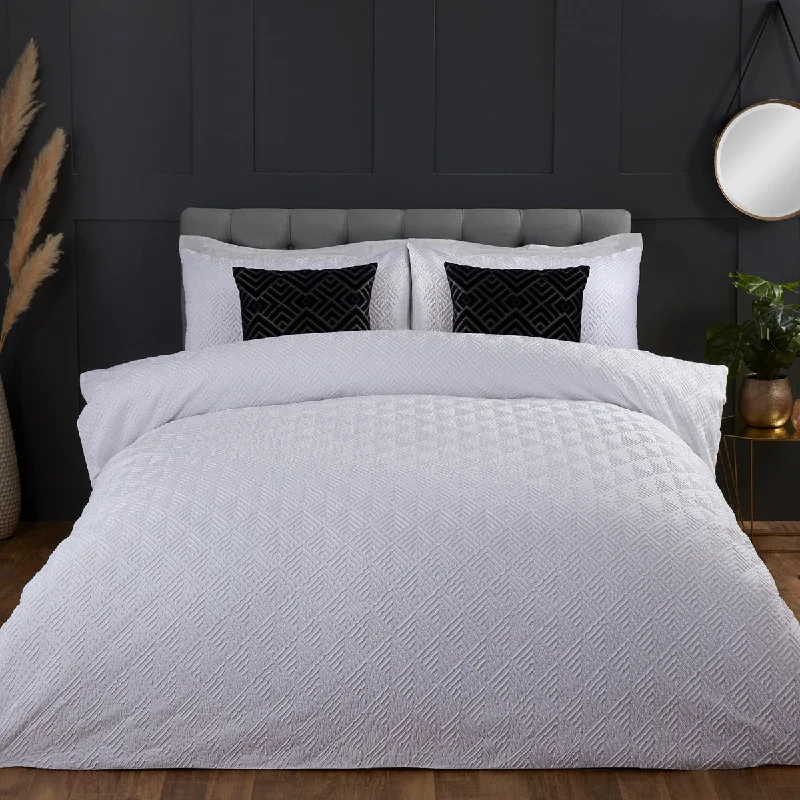 Moda White Geometric Embossed Duvet Set