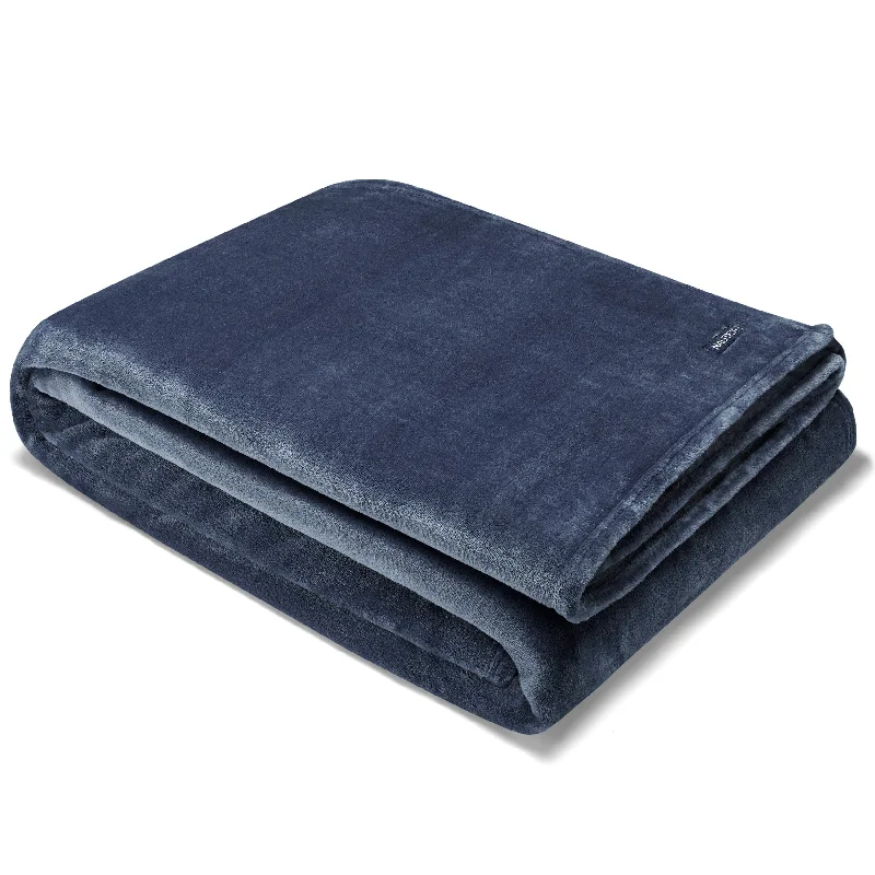 Nautica Captains Ultra Soft Plush Full/Queen Blanket In Blue