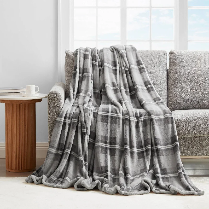 Nautica Lewes Ultra Soft Plush Full/Queen Blanket