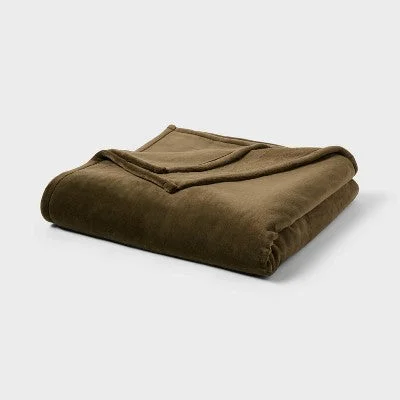 New - Full/Queen Ultra Plush Blanket Green - Threshold