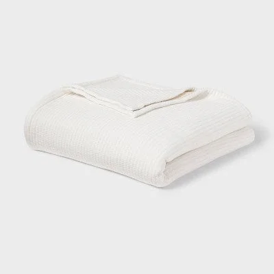 New - King Matelassé Bed Blanket Ivory - Threshold