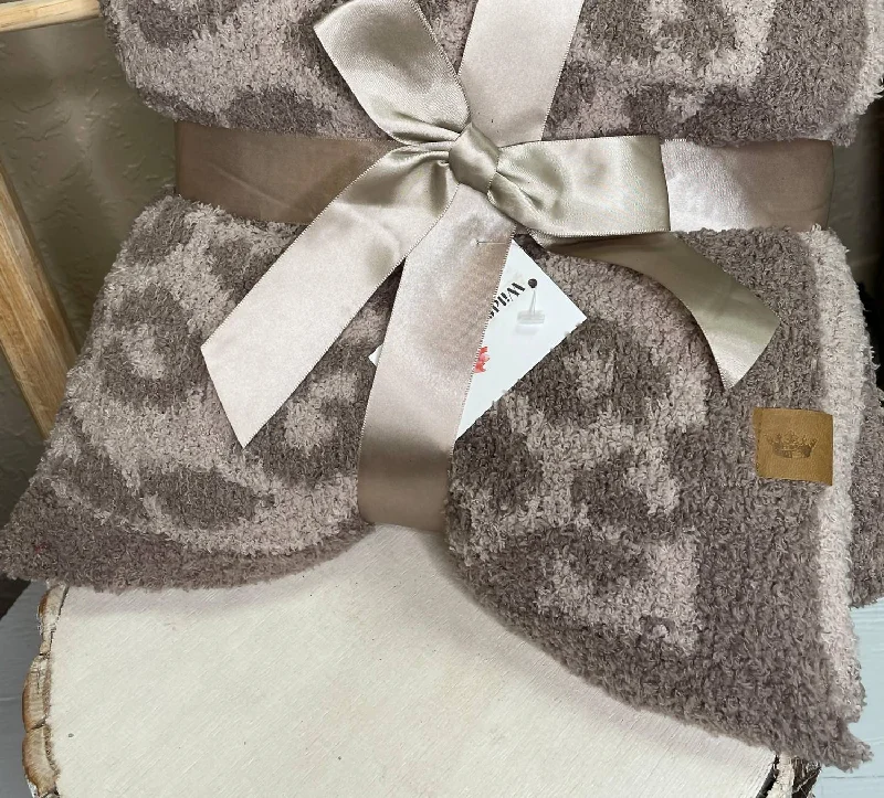 Soft & Cozy Blanket In Taupe Leopard