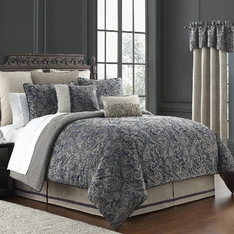 Danehill Reversible 4 Piece Comforter Set